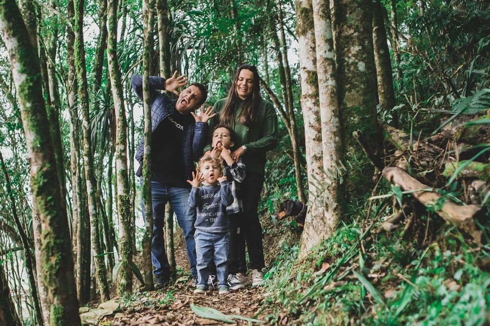 kid-friendly hiking trails for families walking with children in a forest