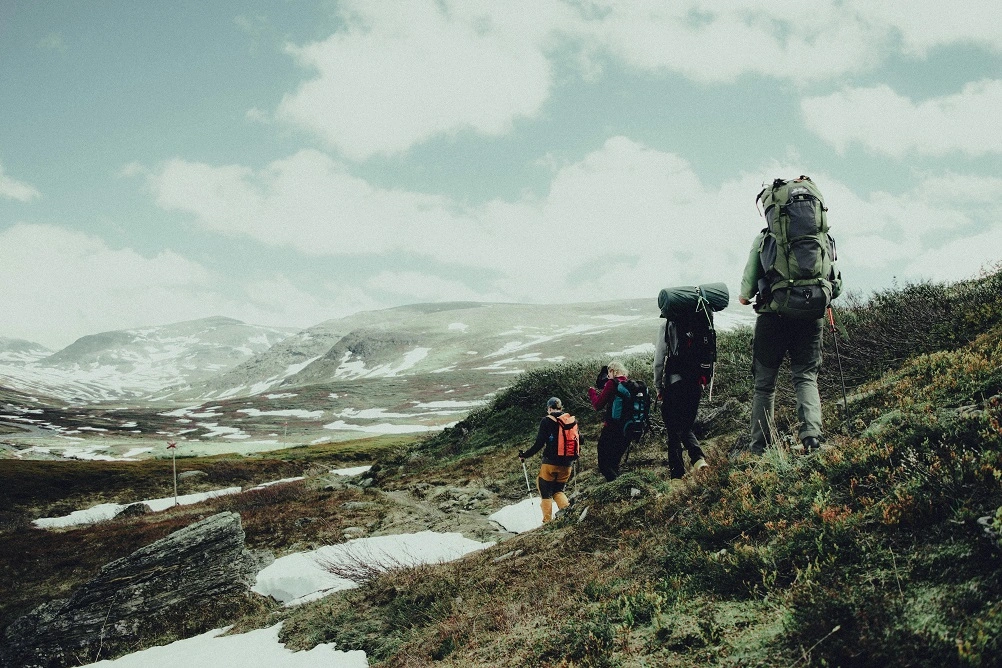 turning back on a hike becomes easier when hikers check time and route progress early