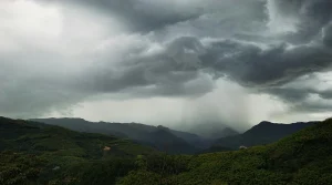 What to Do if Weather Changes During a Hike, According to Safety Experts