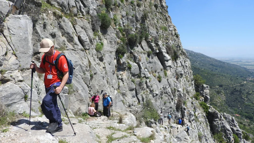 hikers often feel more tired after descents on rocky downhill trail sections