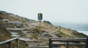 Hikers should slow down after the first slip instead of waiting for a bigger warning