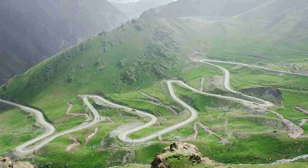 Repeated short bends often hide progress and reduce hiking rhythm