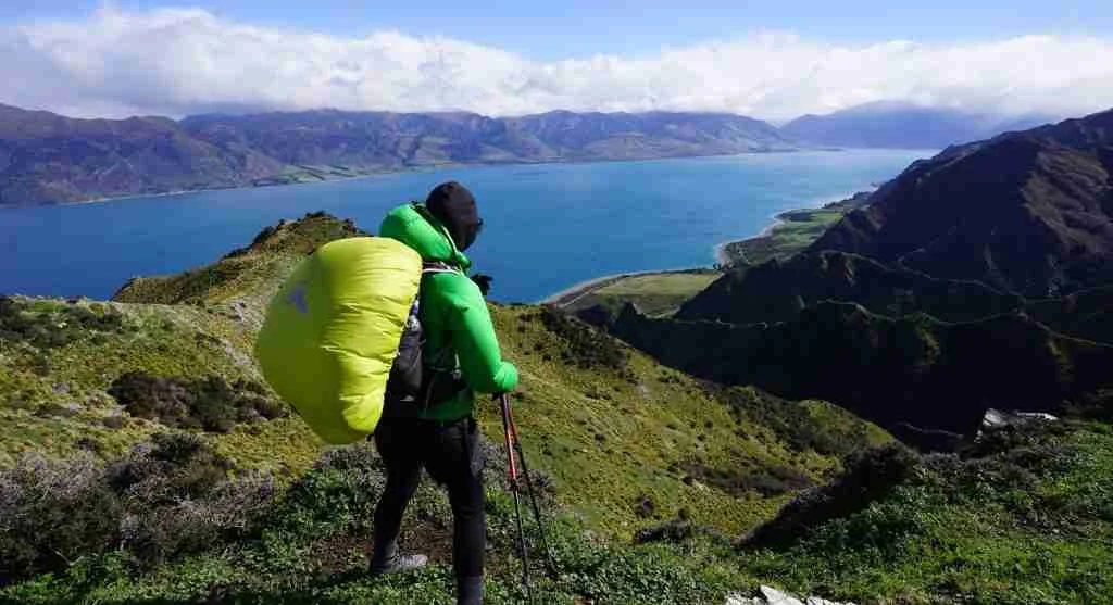 Exposed windy overlooks can make short hiking breaks feel harder on the restart