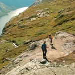 Hikers should look back briefly after leaving trail junctions to make the return easier later